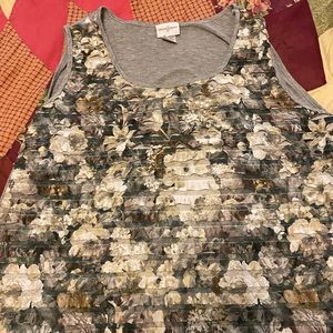 Muscle tank with flowers size xxl